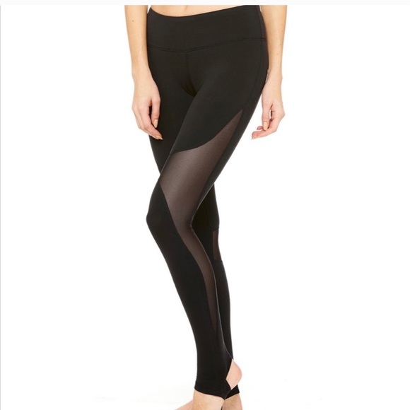 leggings with heel strap
